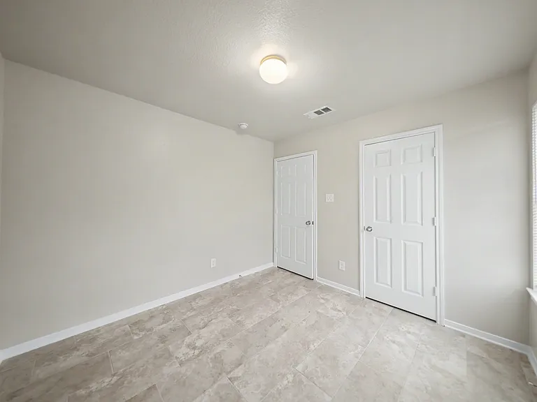 2701 Tarrant County Dr — Photo 16