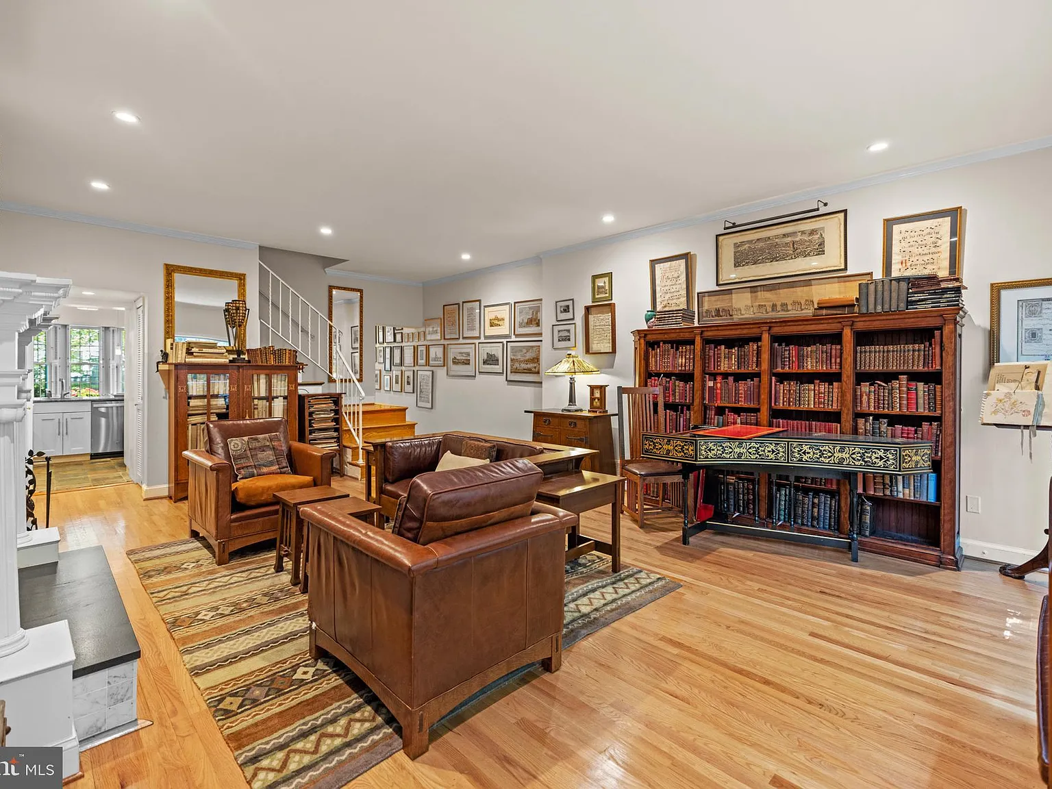 3 bed, 2.0 bath, 2050 sqft, $6,750 — Photo 4