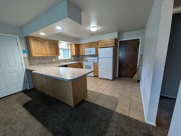 255 S 1 W — Photo 6