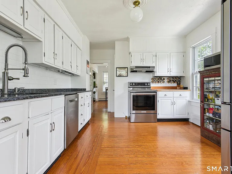 24 Warren Ave — Photo 6