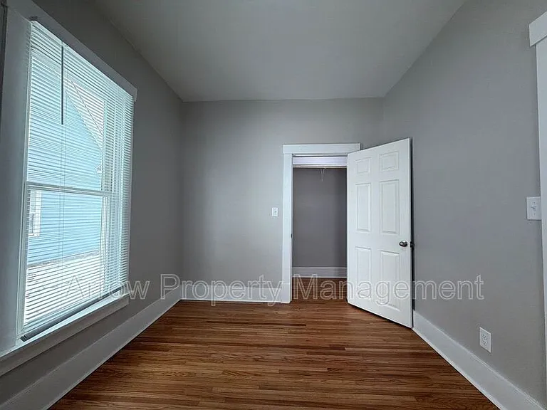2510 P St — Photo 8
