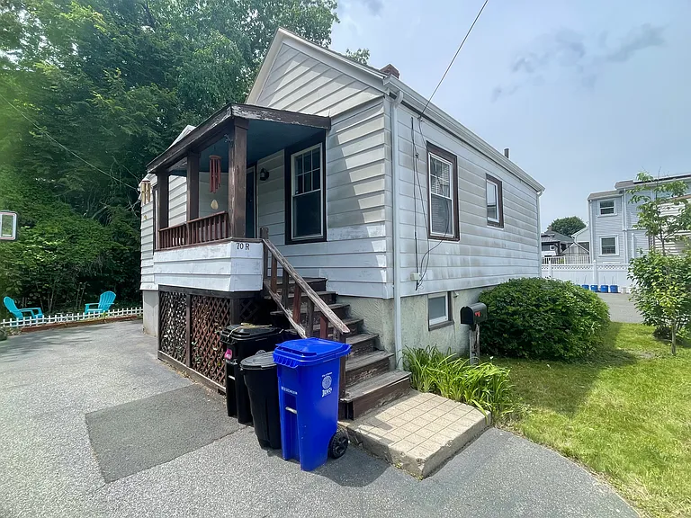 70R Rockwell St — Photo 25
