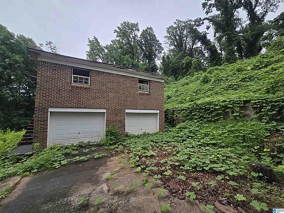3rd image of 409 Lance Ln