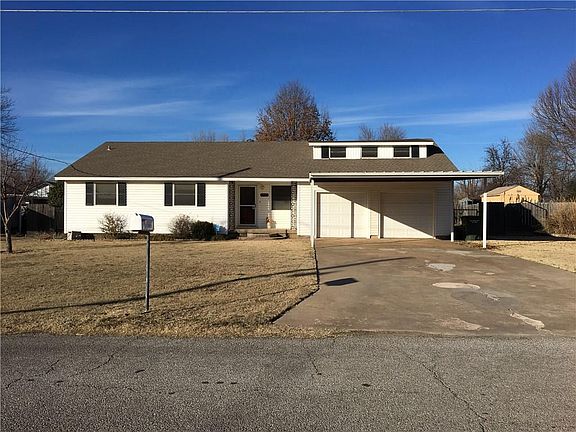 2nd image of 3909 Lawn Dr