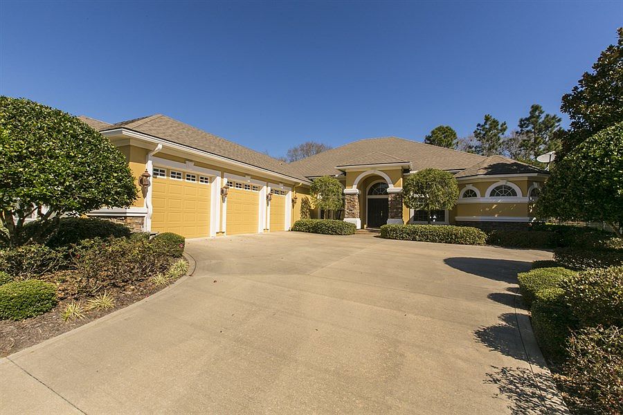 1st image of 2116 Crown Dr