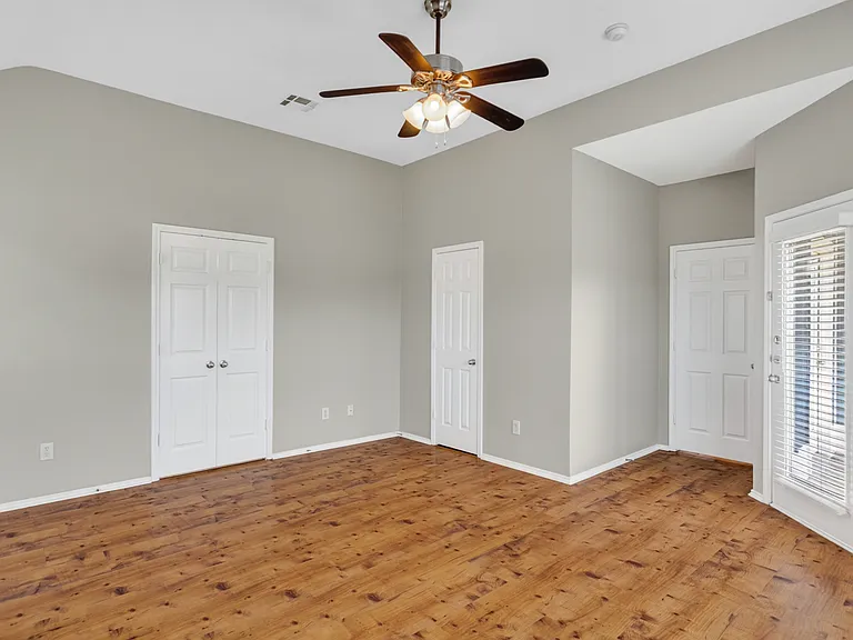 9787 Old Field Dr — Photo 23