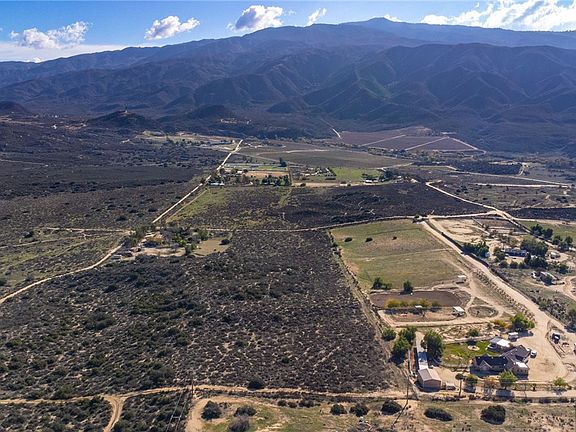 4th image of 79 High Way