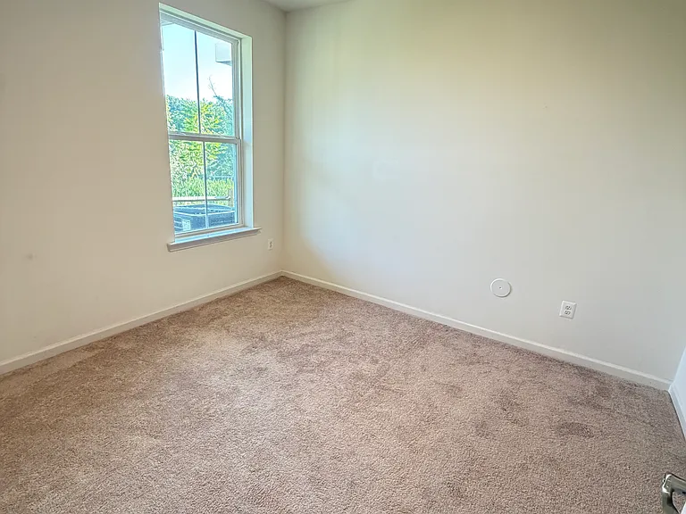 7846 Hope Ct — Photo 6