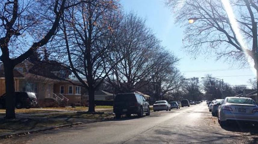 2nd image of 2030 N Neva Ave