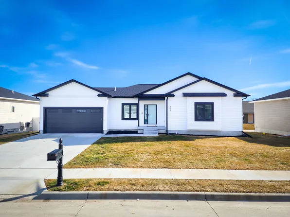 805 Ferguson Dr, Norfolk, NE 68701