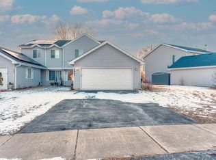 2843 Dorothy Dr, Aurora, IL 60504