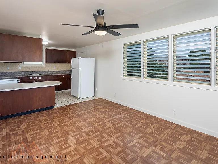 2133 Metcalf St #C — Photo 5