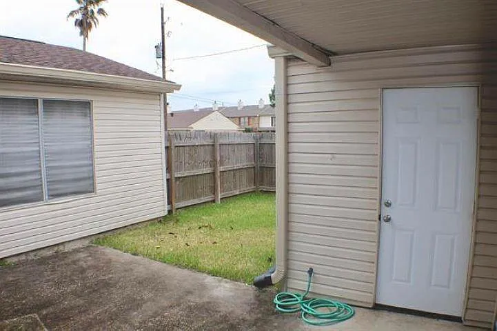 8690 Manion Dr — Photo 24