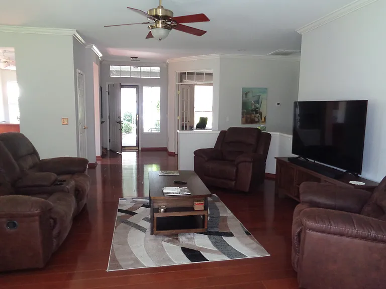 18 Chiffelle St — Photo 6