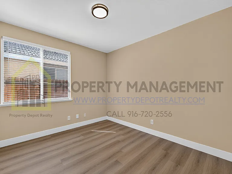 1570 Charm Way — Photo 28