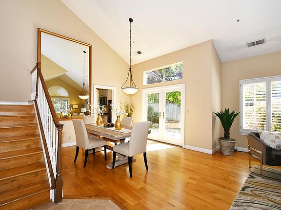 3rd image of 708 Anacapa Ln