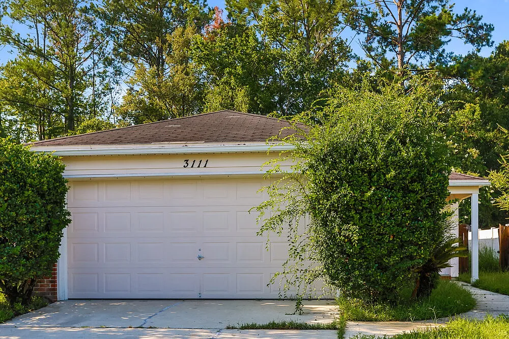 3 bed, 2.0 bath, 1244 sqft, $1,810 — Photo 1