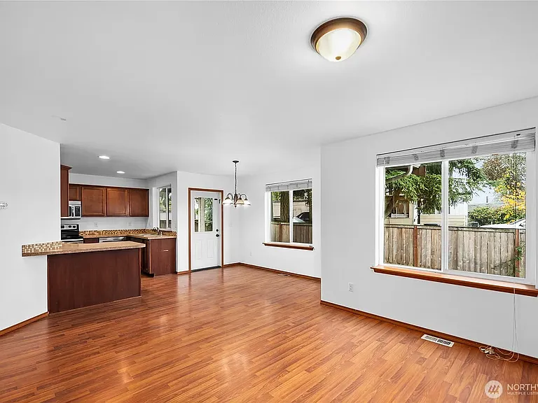 20402 11th Avenue Ct E — Photo 7