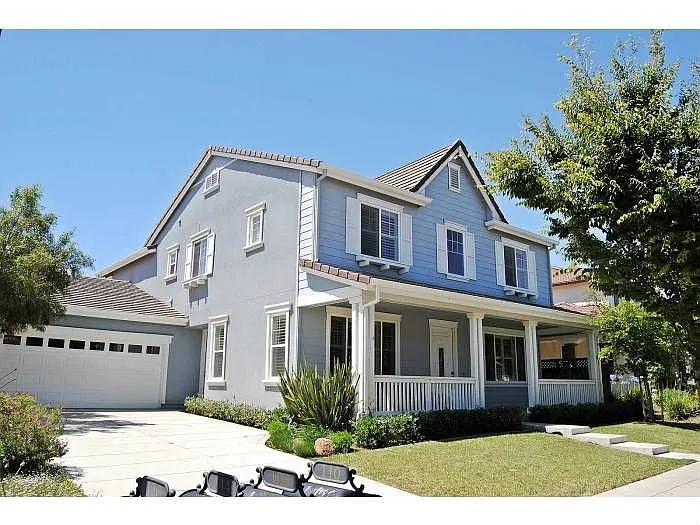 102 Bryant Ave photo 1