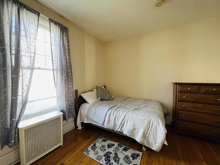 31 Pleasant St — Photo 5