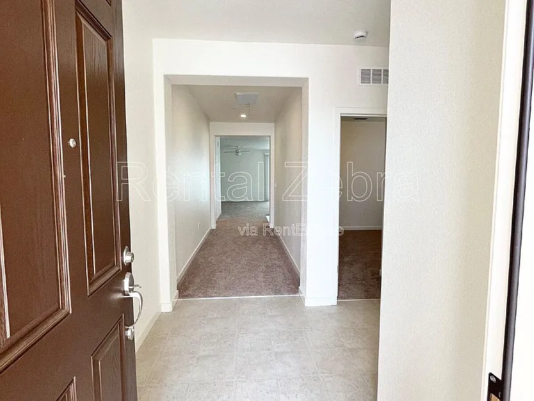 165 Squaw Valley Dr — Photo 4