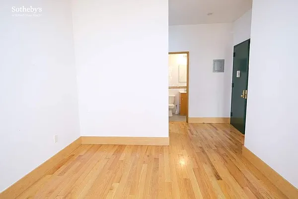 Rented by Sotheby's International Realty | media 14