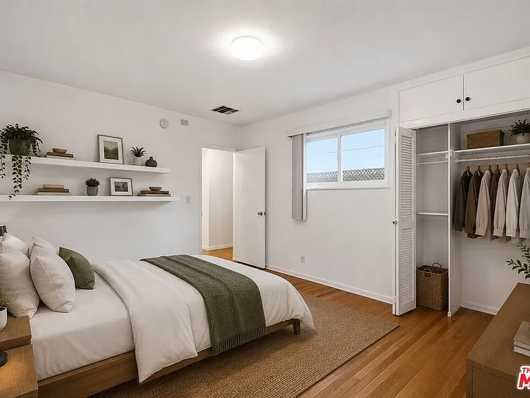 12811 Cumpston St — Photo 22