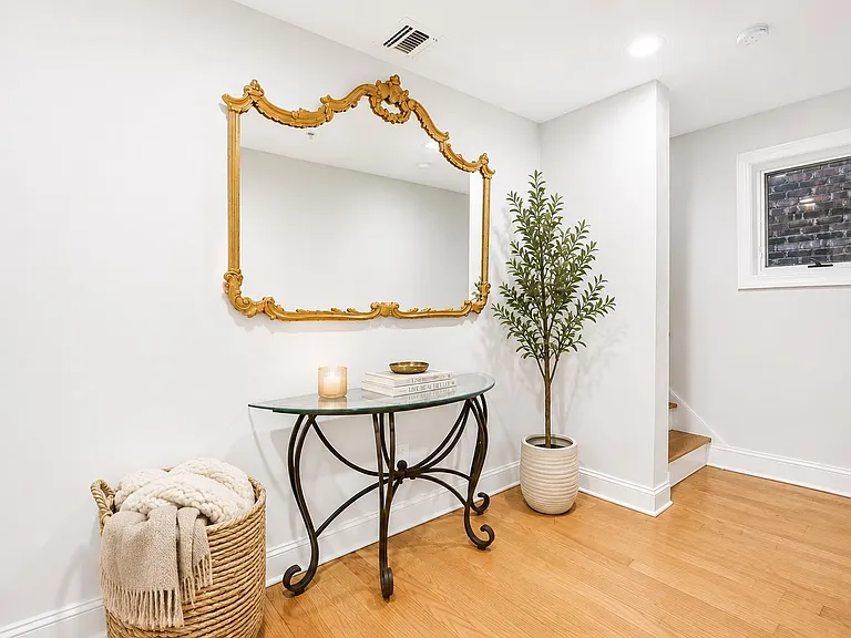 41 Bentley Ave #1 — Photo 10
