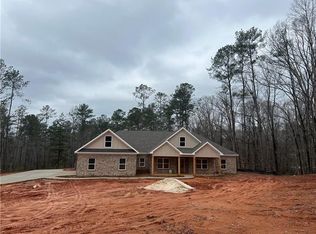 1258 Cummings Rd, Smiths Station, AL 36877