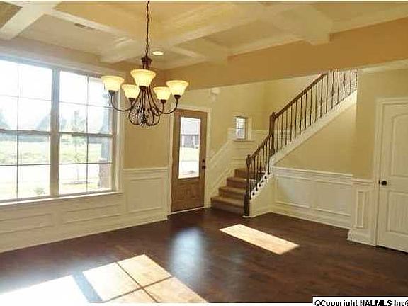 5th image of 7011 Southgate Dr SE