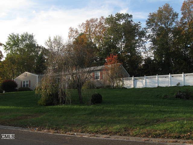 2nd image of 7 Squire Ln