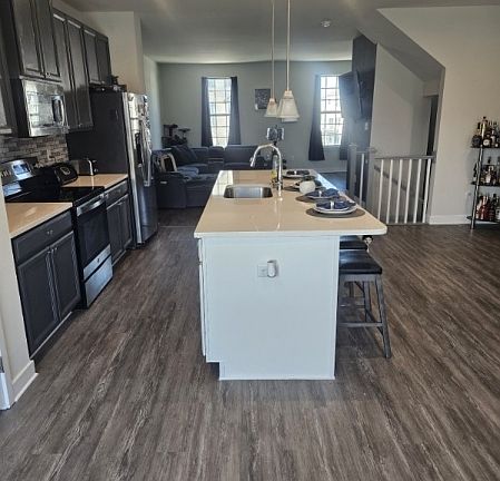 4th image of 108 Freedom Way