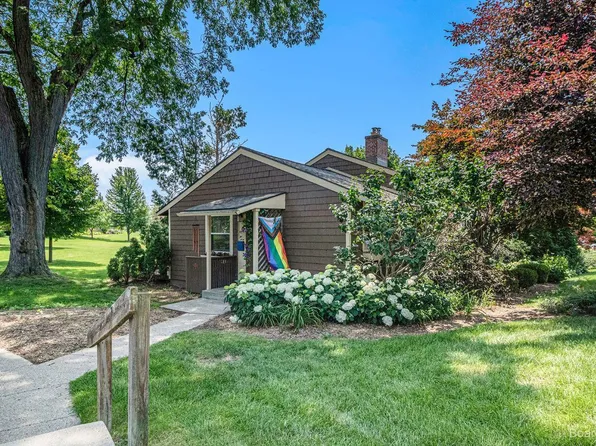 2329 Parkwood Ave, Ann Arbor, MI 48104