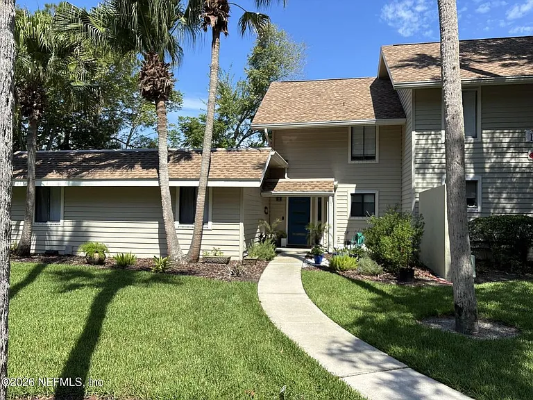 202 Vista Lagoon Ct #B-2 — Photo 1