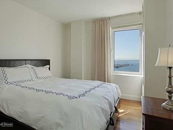 3rd image of 88 Greenwich St Penthouse 1W