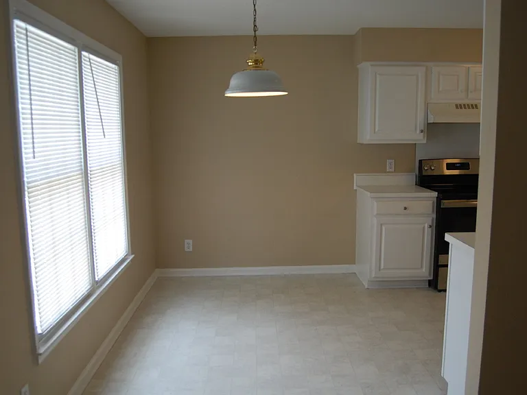 3304 Northbrook Dr — Photo 5