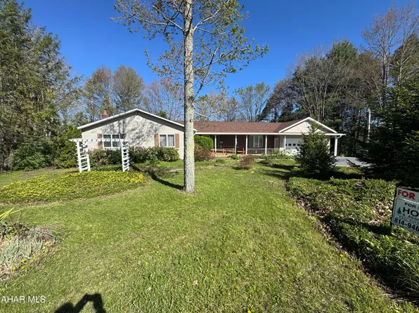 2052 Columbia St, Loretto, PA 15940
