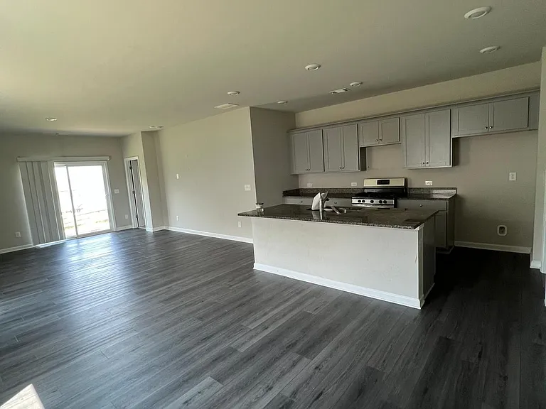 368 Amsterdam Way — Photo 5
