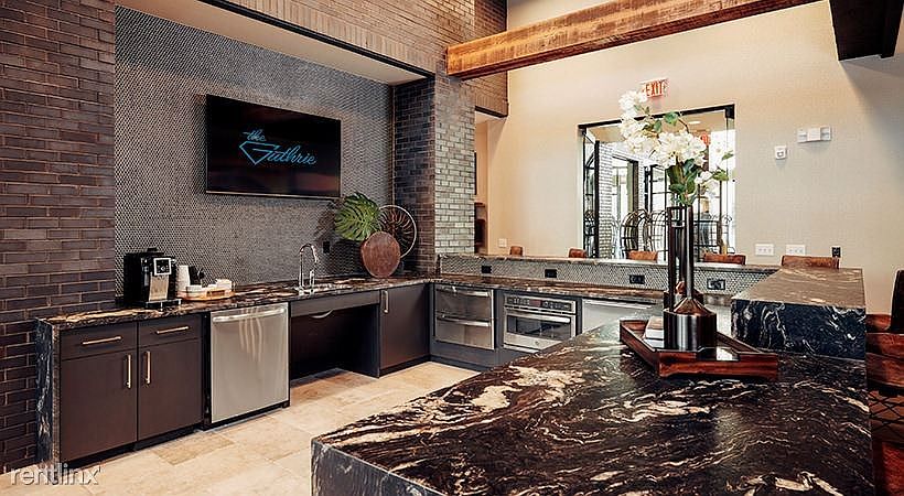 gallery_Clubhouse-Kitchen2-4da968150bf120cc8a989be7541fdb20