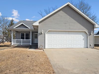 104 Harrison St NE, Cascade, IA, 52033