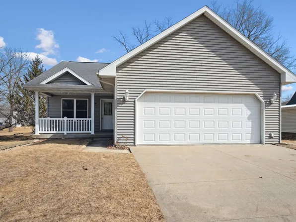 104 Harrison St NE, Cascade, IA 52033