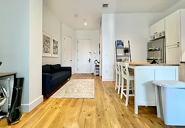 Rented by PREMIUM US INC