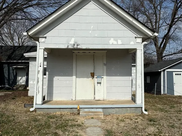 715 1st Ave NE, Miami, OK 74354