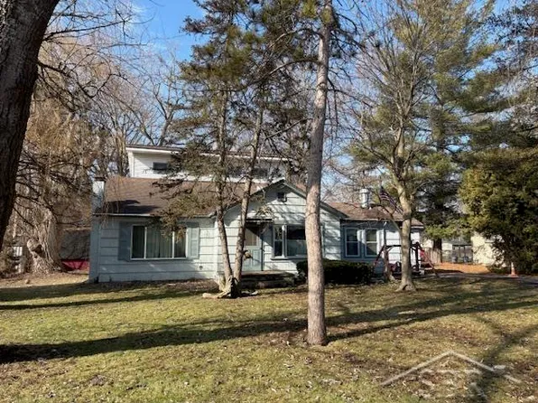 1450 Timothy St, Saginaw, MI 48638