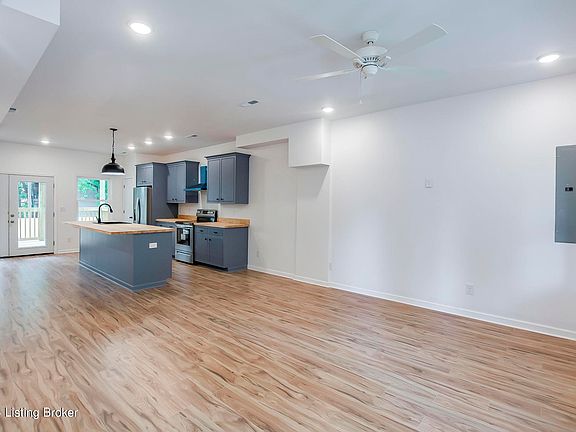 3rd image of 1444 S Hancock St