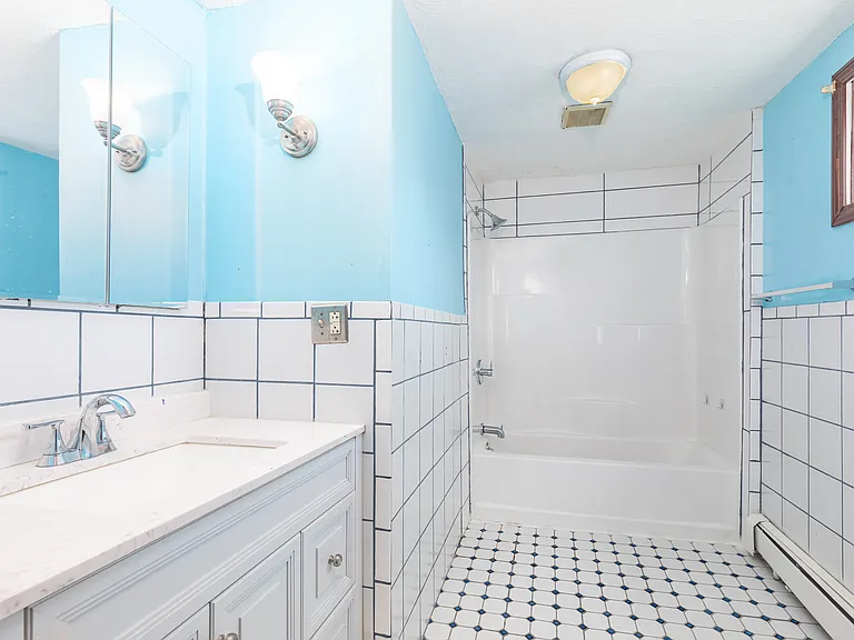 62 Butler St #2 — Photo 9