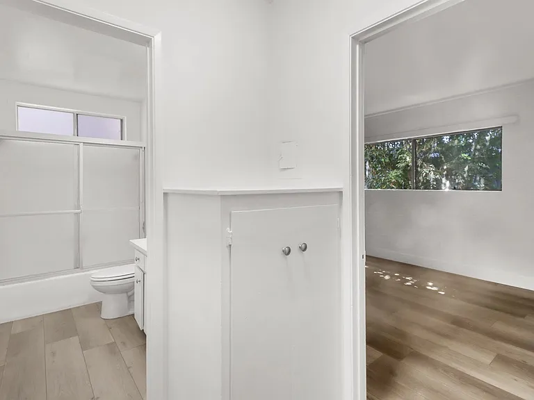 1419 S Bentley Ave #105 — Photo 14