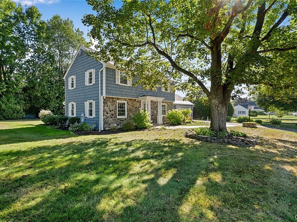 1st image of 702 Walnut St