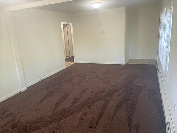 4th image of 219 Lower Lake Dr