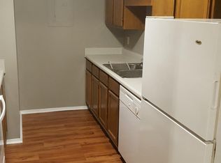 211 College St APT E4, Florence, MS 39073
